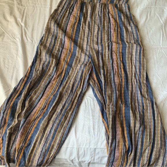 ୨୧ ･ﾟ✧ Wild Fable Striped Deep V-Neck Halter Jumpsuit - Picture 6 of 8